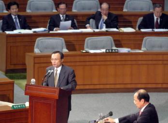 국회 본회의 대정부질의에서 이해찬국무총리…
