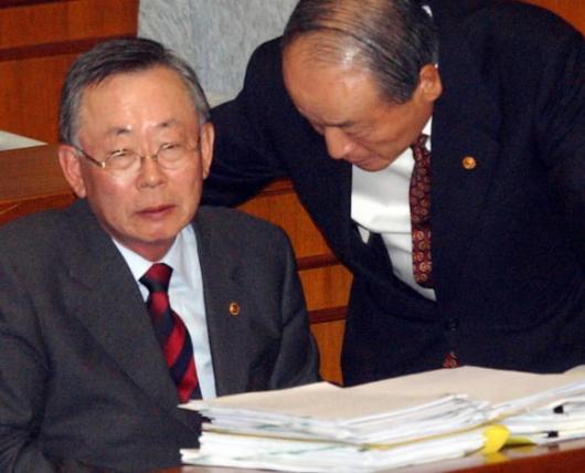 15일 국회 경제분야 대정부 질문에서 이헌재…