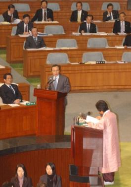 이해찬 국무총리가 16일 국회 본회의장 답변…