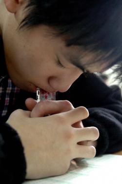 2005학년도 대학수학능력시험이 치러진 17일…