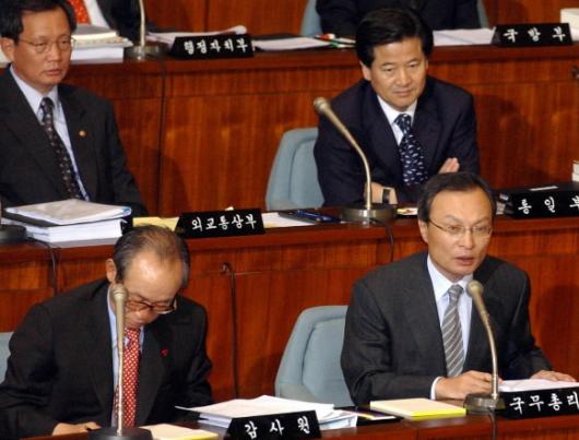 이해찬(앞줄 오른쪽) 국무총리가 30일 국회…