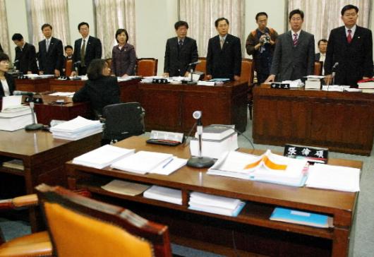 1일 국회 법사위원회에서 한나라당 등 야당…