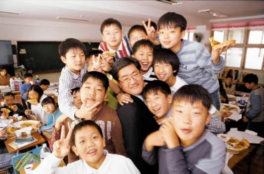 한화종합화학 조익준(가운데) 차장이 최근 …