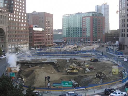 미국의 경우 대형 투자사업은 일자리 창출 등 지역경제에 큰 영향을 미치기 때문에 정부나 지자체도 적극 개입한다. 사진은 보스턴 시의 중앙간선·터널 사업으로 진행중인 이른바 ‘빅딕’프로젝트 현장.