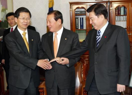 김원기(가운데) 국회의장이 16일 임시국회 …