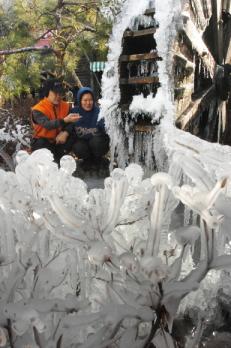 물레방아도 `꽁꽁'