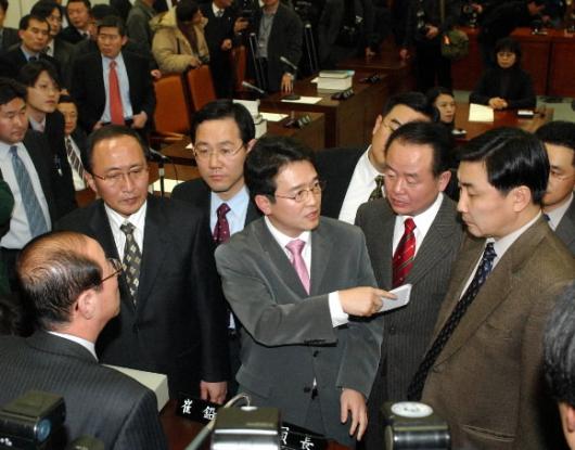 29일 국회 법제사법위원회에서 열린우리당 …