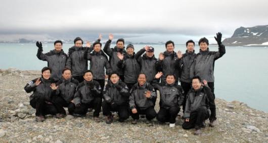 문명세계와 가장 멀리 떨어져 혹한 속에서 …