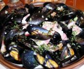 훈제베이컨 홍합요리