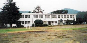 폐교에서 주민들의 쉼터로 되살아난 60년 전…