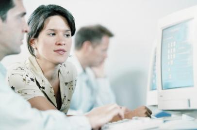 노르웨이에서 추진 중인 직업능력개혁 프로젝트는 노사와 정부,교육계가 협력,모든 국민에게 충분한 평생학습 기회를 제공하는 데 초점이 맞춰져 있다.노르웨이 젊은이들이 국립성인학습연구소(VOX)가 인터넷을 통해 제공하는 직업적성 및 직업교육훈련 관련 정보를 검색하고 있는 모습. VOX 홈페이지