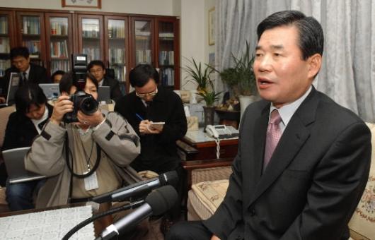   교육부총리에 내정된 김진표 열린우리당 …