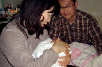 김원철·이경자씨 부부가 마을 주민들이 18…