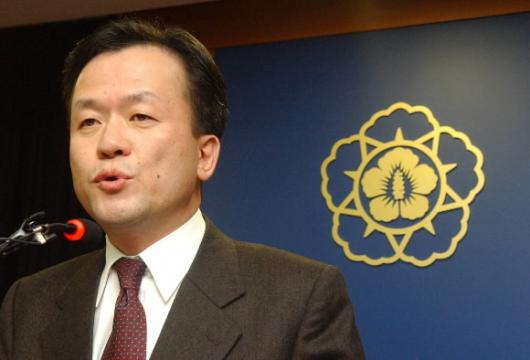 총리실 공보수석은 종합청사 10층에서 기자…