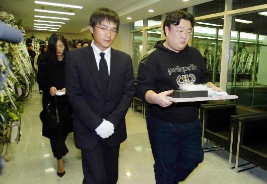 故 이은주 영결식장에서 배우 김정현이 분향소를 나오고있다. 김미성기자492naya@sportsseoul.com