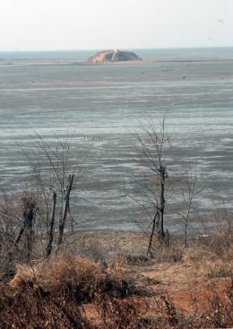 경기 화성시 우정면 매향리 갯벌너머로 포탄…