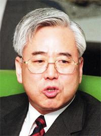 문용린 청소년폭력예방 이사장