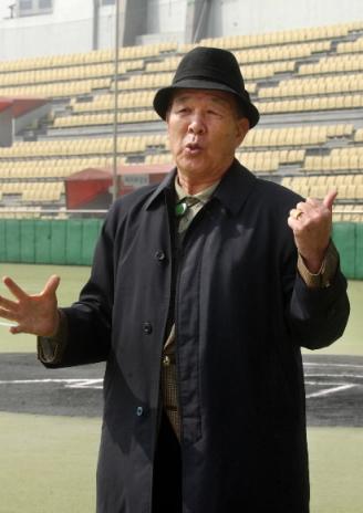박현식 야구 100주년 기념사업단 위원이 동…
