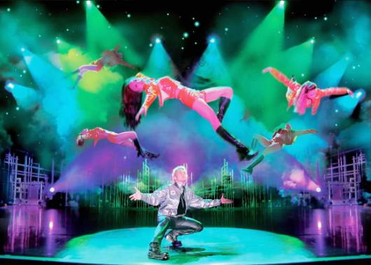 프란츠 해라리가 메가 매직에서 공중부양을…