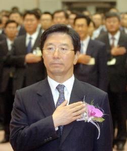 김종빈 신임 검찰총장이 4일 대검 청사에서…