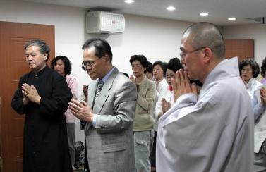 대구 고산성당 정홍규(왼쪽에서 첫번째) 신…