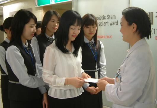 엠코 여직원들이 12일서울 여의도 성모병원…