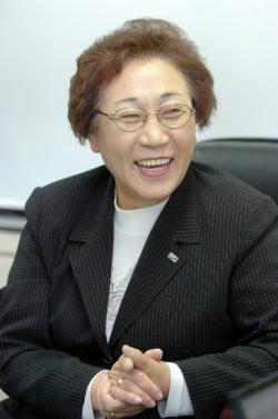 김혜경 민주노동당 대표가 12일 서울신문과…