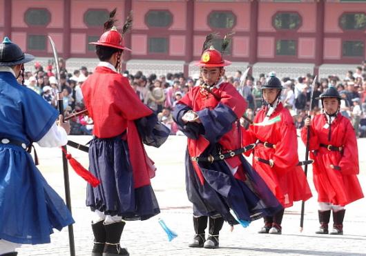 서울 세종로 광화문 광장에서 개최된 궁성문…