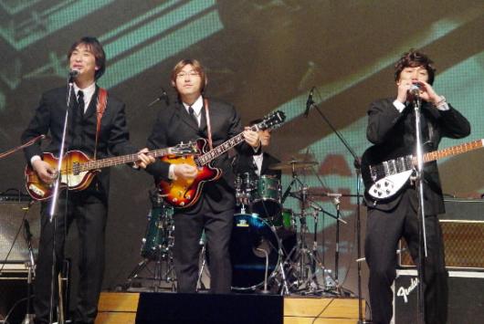 ‘비틀스 부활’을 꿈꾸는 아마추어 밴드 애…