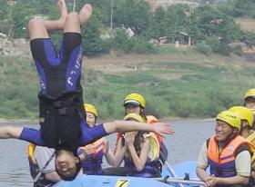 물제비 나르는 조교오빠 멋져