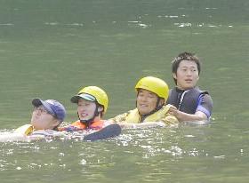 둥둥 시체놀이 나도 뜬다 떠