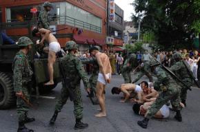 5·18 광주민주화운동 당시 군인들이 시위 참가자들을