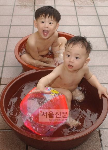 [우리들 앨범] 애독자 3명 뽑아 ‘선물’ 드립니다