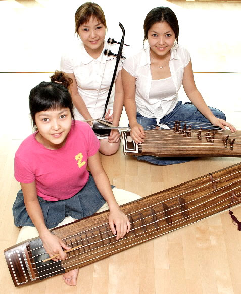 세 쌍둥이 자매 ‘이즈’