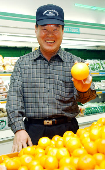 감사용씨가 지난해 할인마트에서 근무할때 모습.