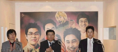 CJ미디어의 새로운 채널 ‘TVN’의 송창의·강석희 공동대표와 전략적 업무 제휴를 맺은 DY엔터테인먼트의 신동엽 대표(사진 왼쪽부터).