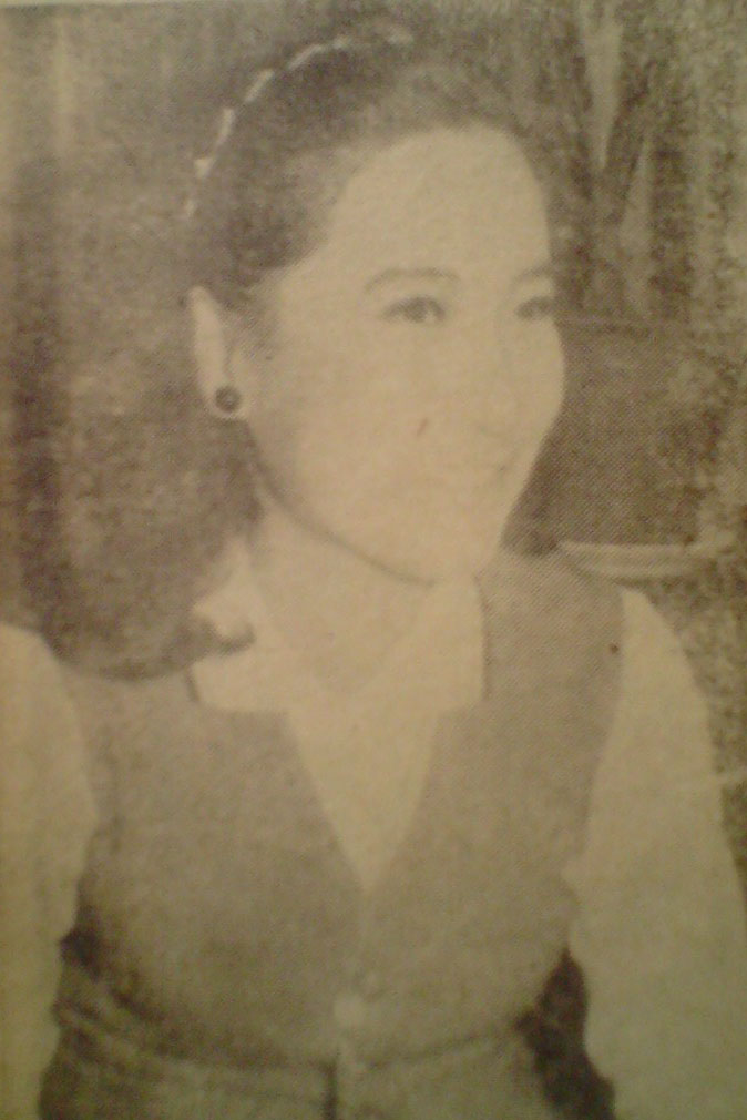 2,3년전 氷盤(빙반)의 女王(여왕)으로 날리던 洪양이 이젠 어엿한 「살롱•마담」으로…