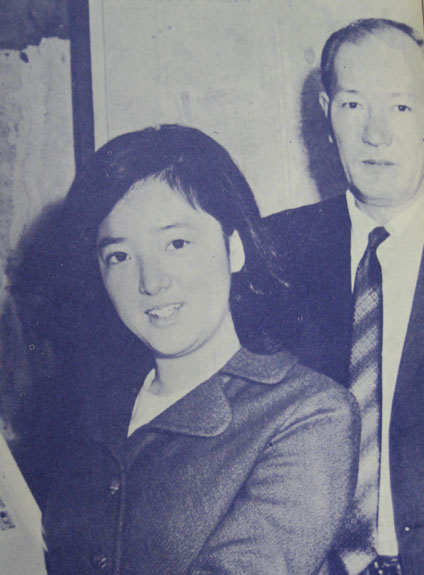 손정선(孫正璿)씨와 딸 손유경(孫有瓊)양.