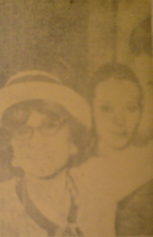 「핸섬」한 젊은이들에 둘러싸여「컴•백」을 선언한 86세의「샤넬」여사