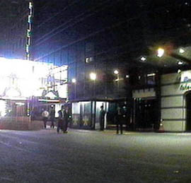 부자들이 이용하는 서울 강남 나이트클럽이 불야성을 이루고 있다. MBC 제공