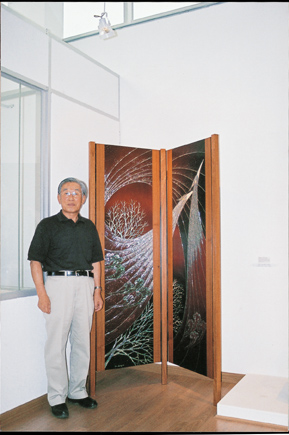 옻칠화 <달을 향하여>와 김성수 관장