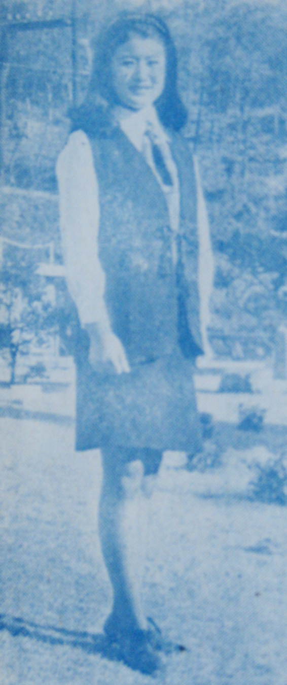 최양은 신비스러움을 지닌 검은색을 즐겨입는다고. 