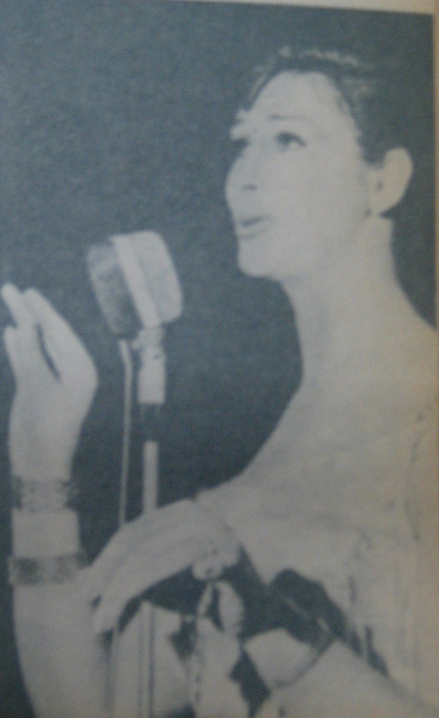 영국 사교계에서 「에이프릴」양을 남자로 상대하는 사람은 없으나…