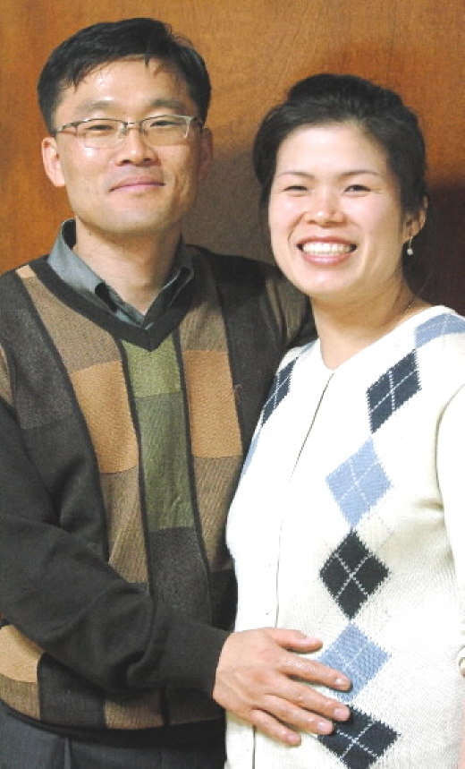 만삭아내와 함께 예쁘고 건강한 우리 아이를 기다리며 기념사진을 찍었습니다. (정명희·광주시 광산구)