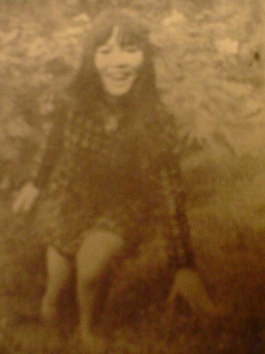 가수생활 10년만에 첫 외국나들이로 일본공연을 마치고 돌아온 김상희(金相姬).