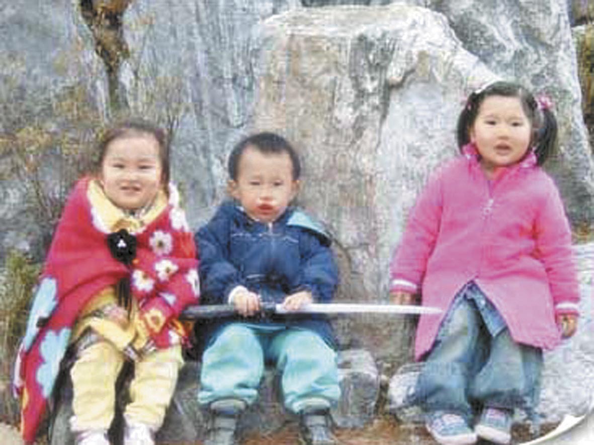 올해 초 떠난 야유회에서 주몽놀이를 하다 포즈를 취하고 있네요. 주몽포스터로도 손색이 없네요. (안승영·경기도 고양시 덕양구)