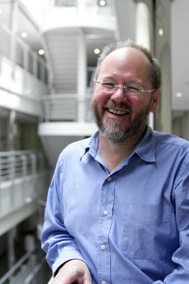 로버트 이안 매케이 교수