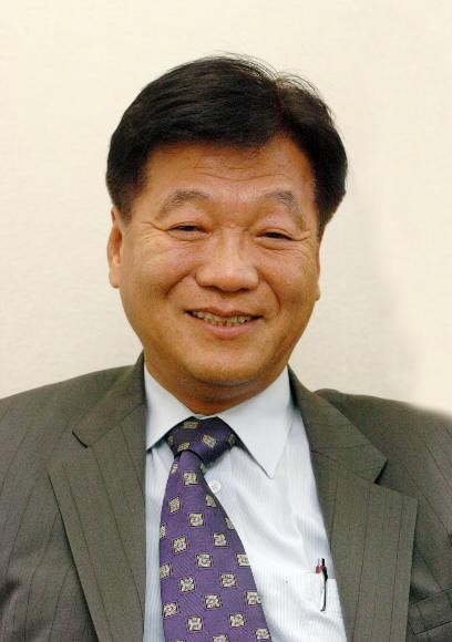 정균희 UCLA대 교수