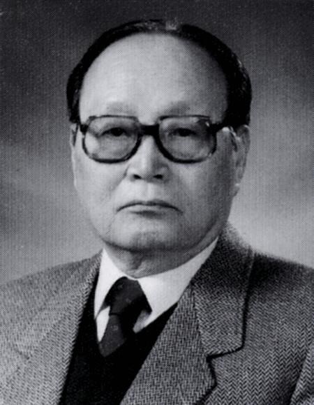 홍석우 탐구당 대표