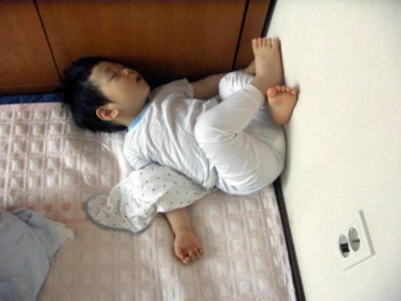 잠버릇도 사랑스러워